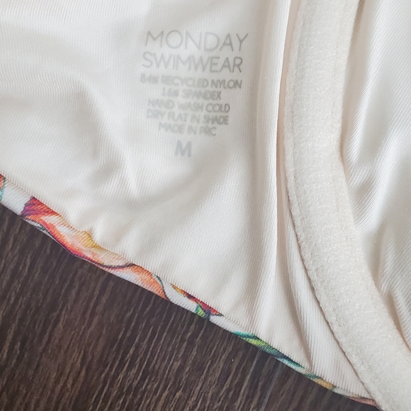 Monday bikini set - Picture 7 of 8